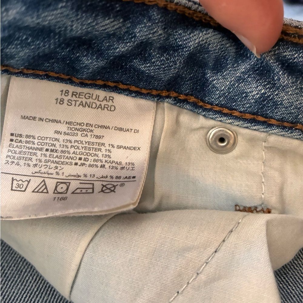 Old Navy Boyfriend Straight Jeans Women’s Size 18 Regular Distressed Medium Wash - Picture 4 of 4
